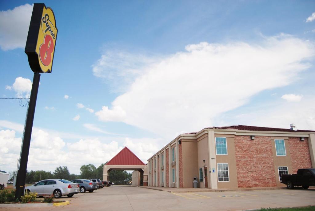 Super 8 By Wyndham Oklahoma Dış mekan fotoğraf