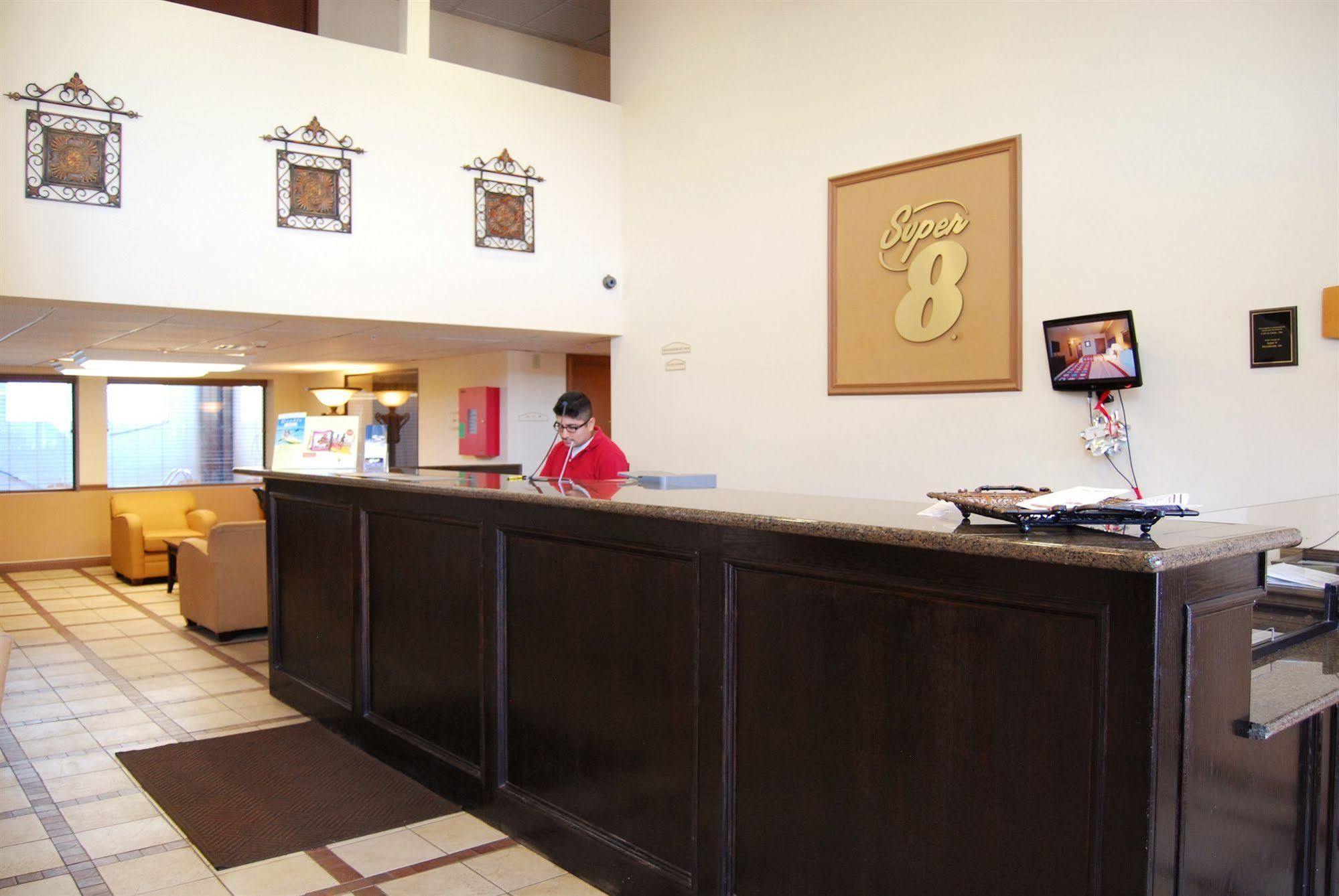 Super 8 By Wyndham Oklahoma Dış mekan fotoğraf